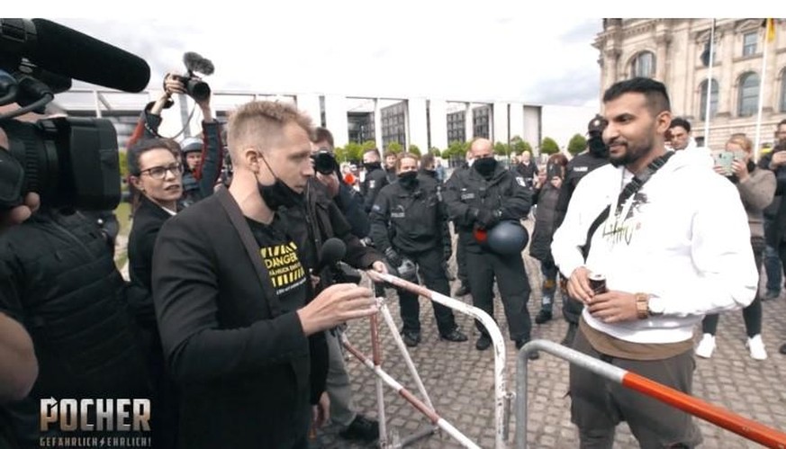 Bei einer Corona-Demo in Berlin trafen Oliver Pocher und Attila Hildmann aufeinander.