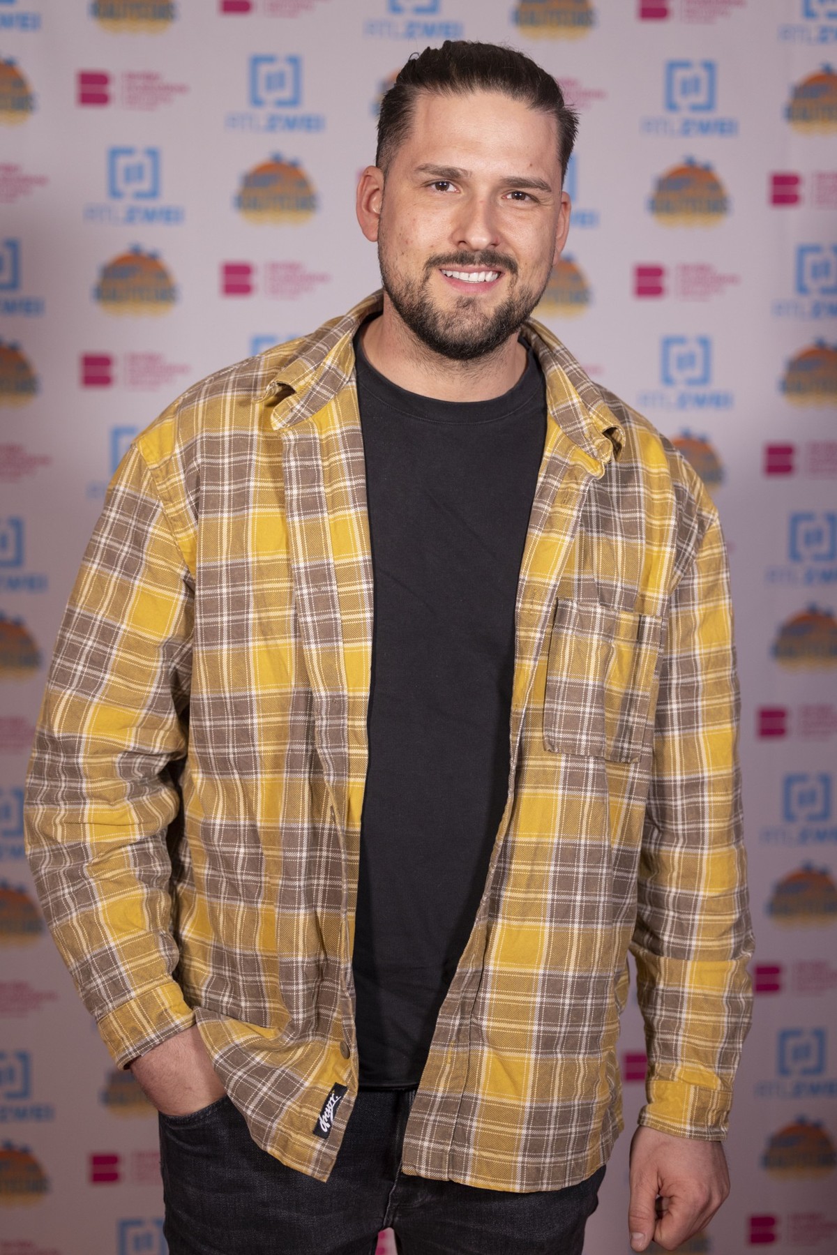 ARCHIV - 05.04.2024, Nordrhein-Westfalen, Köln: Der Reality-Darsteller Maurice Dziwak kommt zum Screening der neuen Staffel «Kampf der Realitystars». Maurice Dziwak geht ins Dschungelcamp - und erfüll ...