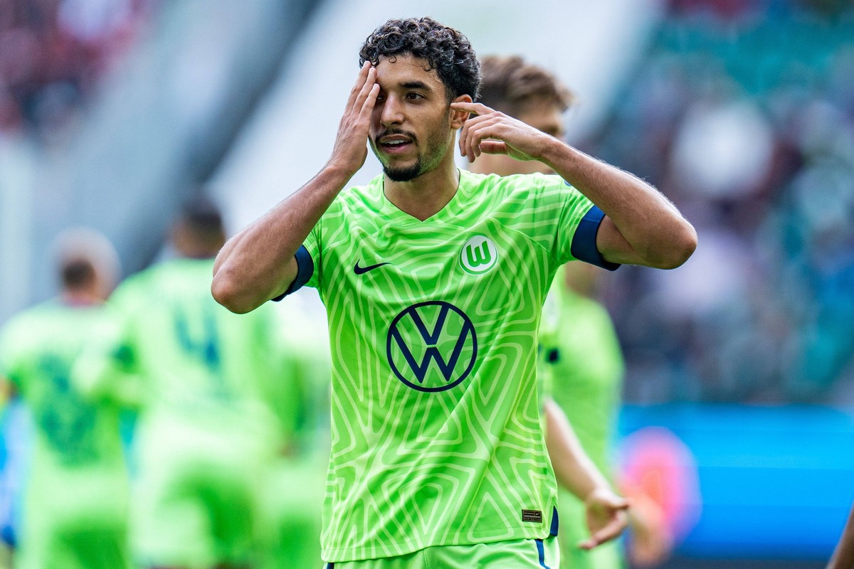 Omar Marmoush VfL Wolfsburg, 33 jubelt nach seinem Tor zum 1:1 VfL Wolfsburg vs. VfB Stuttgart, Fussball, 1. Bundesliga, 8. Spieltag, 01.10.2022 DFL REGULATIONS PROHIBIT ANY OUSE OF PHOTOGRAPHS AS IMA ...