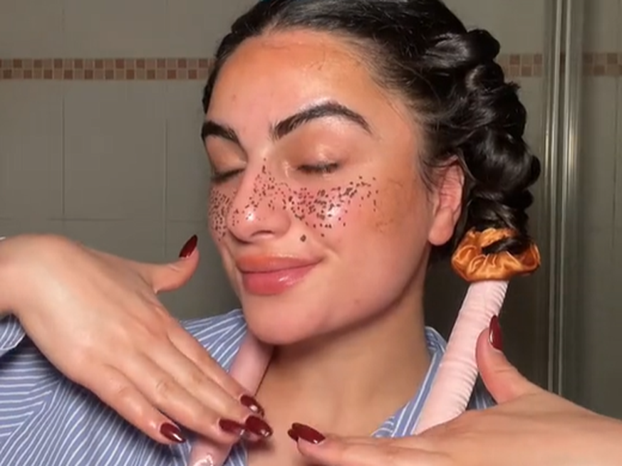 Mit einer besonderen Beauty-Routine hat die Influencerin Lia für Aufsehen gesorgt.