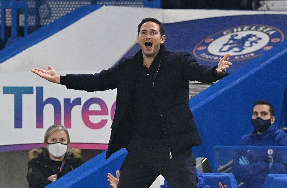 Soccer Football - Premier League - Chelsea v Tottenham Hotspur - Stamford Bridge, London, Britain - November 29, 2020 Chelsea manager Frank Lampard reacts Pool via REUTERS/Justin Tallis EDITORIAL USE  ...