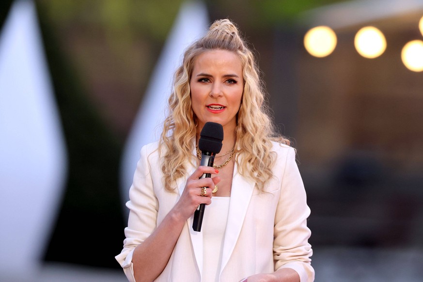 MDR - Frühling bei uns . Moderatorin Stephanie Müller-Spirra während der MDR Fernsehshow Frühling bei uns am 08.05.2021 in Leipzig. 2021508BOS0055 *** MDR Spring with us host Stephanie Müller Spirra d ...