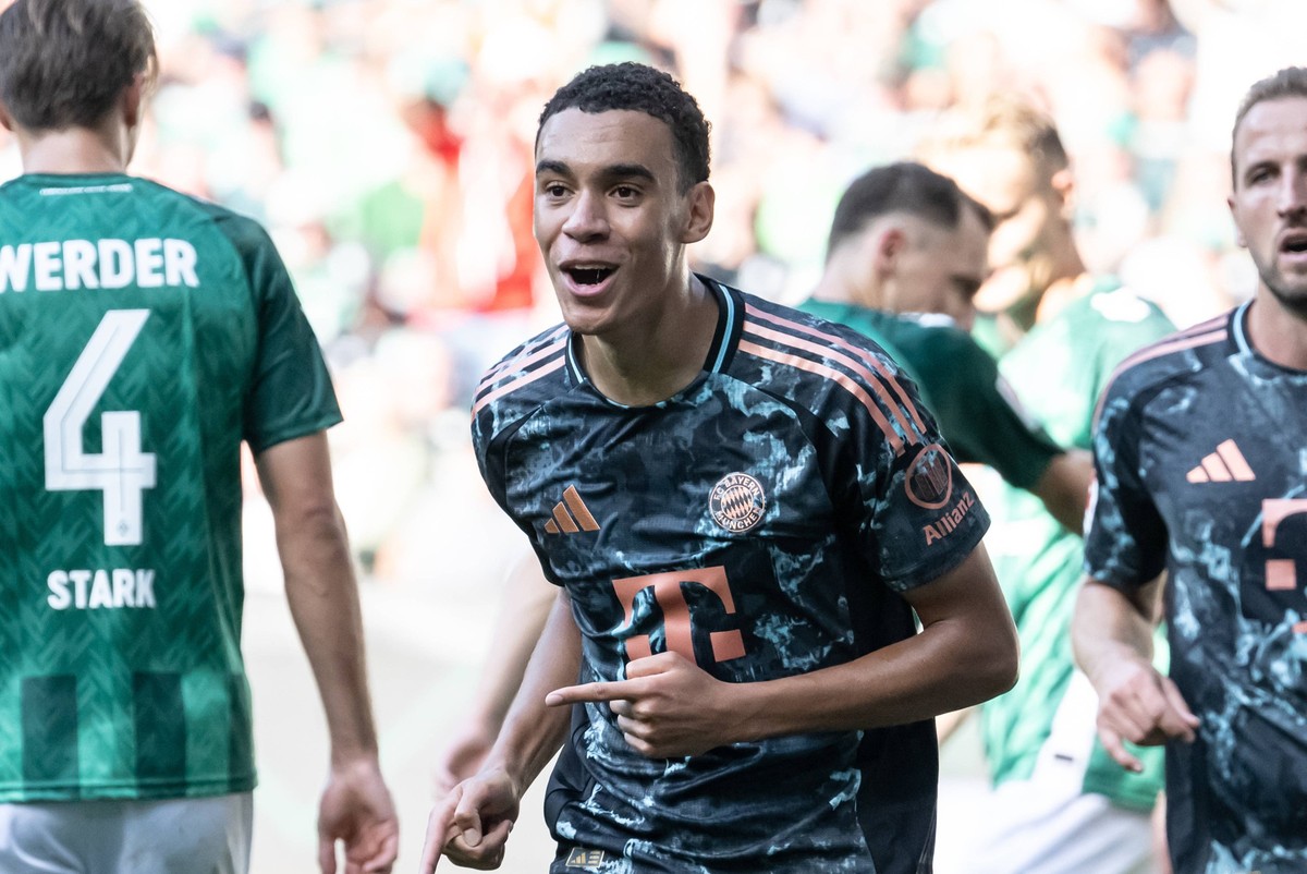 GER, 1. FBL, SV Werder Bremen vs FC Bayern Muenchen / 21.09.2024, wohninvest Weserstadion, Bremen, GER, 1. FBL, SV Werder Bremen vs FC Bayern Muenchen im Bild 0:2 Jamal Musiala FC Bayern Muenchen 42 * ...