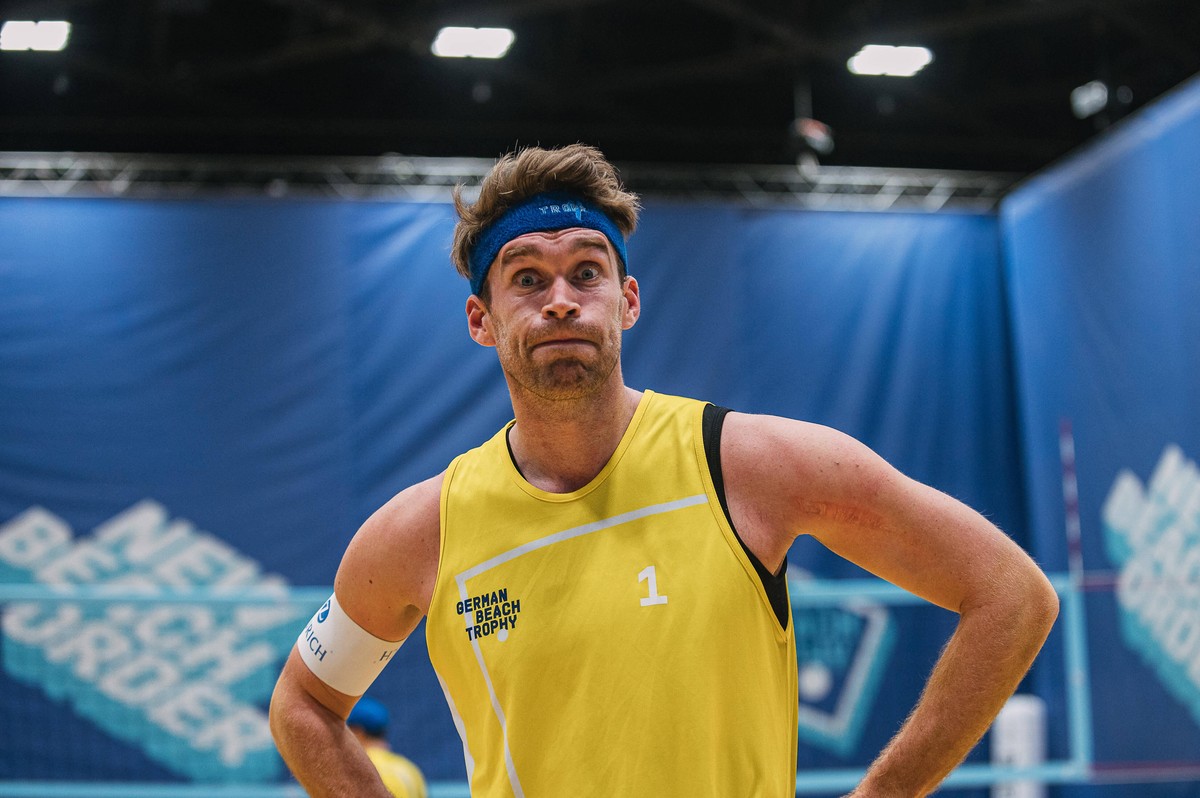 Alexander Walkenhorst mit grossen Augen, Reinhardt/Wolf vs. Walkenhorst/Winter, Beachvolleyball, German Beach Trophy, 6. Spieltag, 24.03.2021, Reinhardt/Wolf vs. Walkenhorst/Winter, Beachvolleyball, G ...