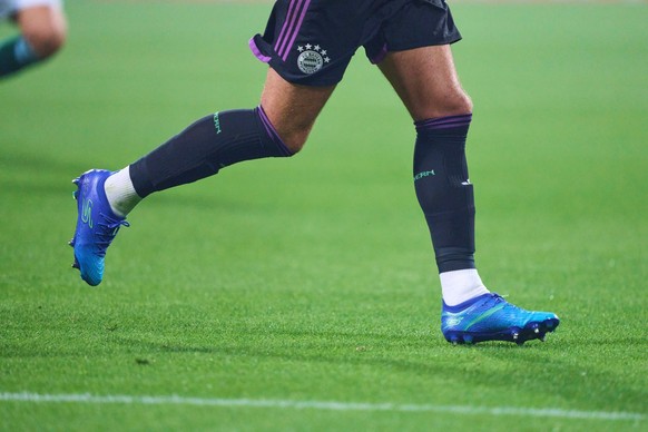 Los zapatos Skechers azules que usó Harry Kane en el partido de Bremen.