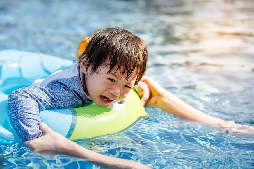 Mit den Kindern einen Schwimmausflug zu machen, ist nicht immer entspannend.