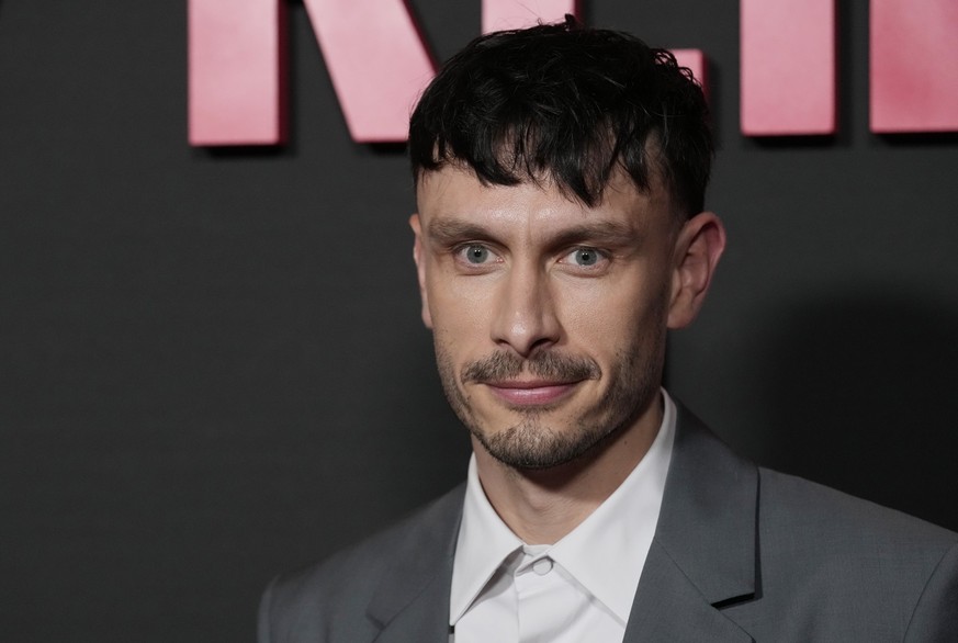 07.05.2024, USA, Los Angeles: Richard Gadd, der Schöpfer und Star von &quot;Baby Reindeer&quot; (dt. Rentierbaby), posiert bei einem Fototermin für die Netflix-Miniserie bei der Directors Guild of Ame ...