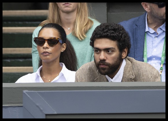 Tennis, Wimbledon, Tag 3, Noah Becker und Lilian de Carvalho Monteiro, Freundin von Boris Becker . 29/06/2022. London, United Kingdom. Boris Beckers girlfriend Lilly de Carvalho and son Noah on day th ...