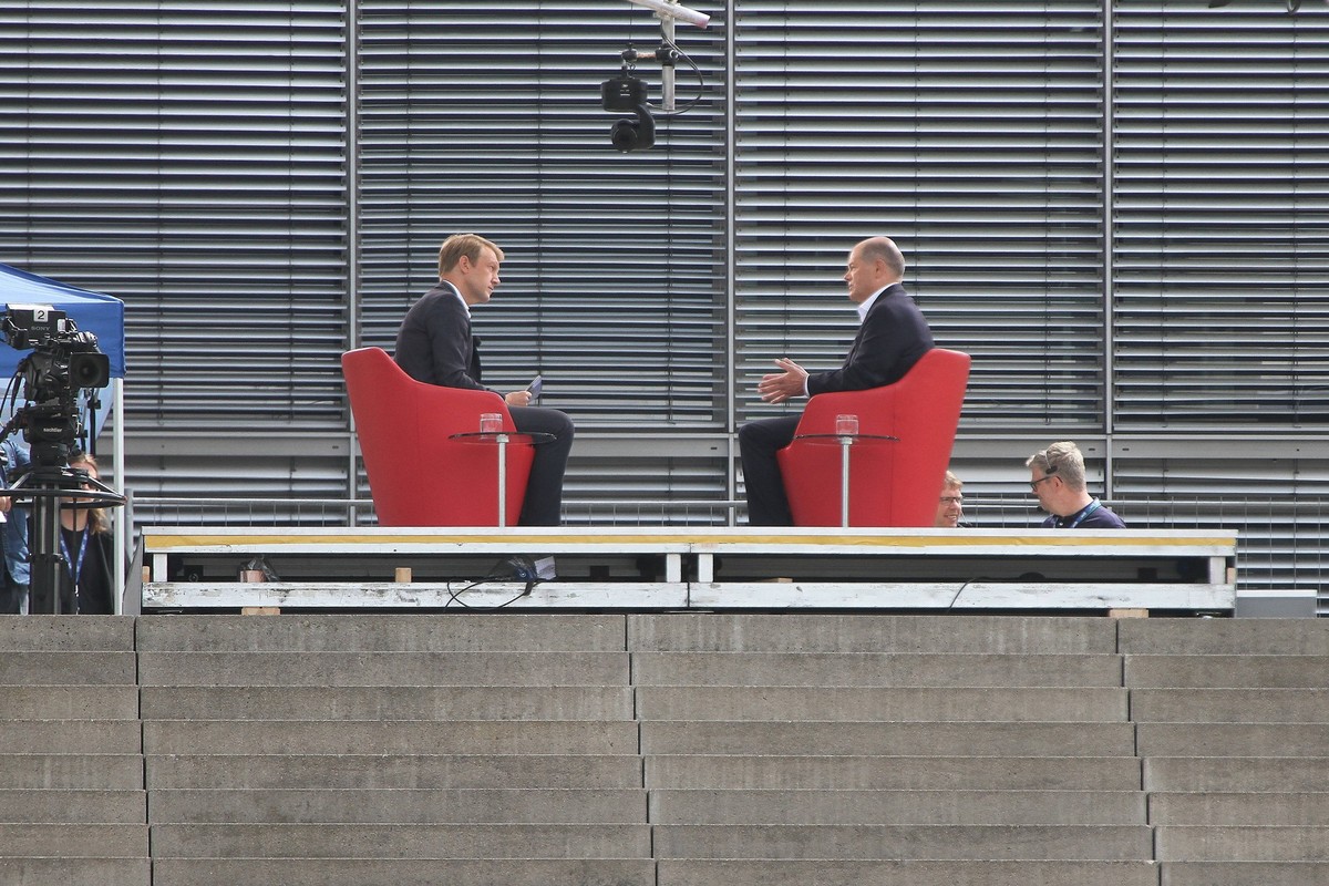 Berlin, Deutschland, 23.06.2024: ARD-Sommerinterview mit dem deutschen Bundeskanzler: Markus Prei� und Olaf Scholz *** Berlin, Germany, 23 06 2024 ARD summer interview with German Chancellor Markus Pr ...