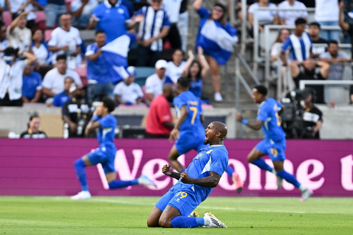 Soccer: Concacaf Gold Cup-Group Stage-Canada at Curacao Jun 21, 2025 Houston, Texas, USA Curacao forward Gervane Kastaneer 19 celebrates after a goal by teammate forward Jeremy Antonisse 11 against Ca ...