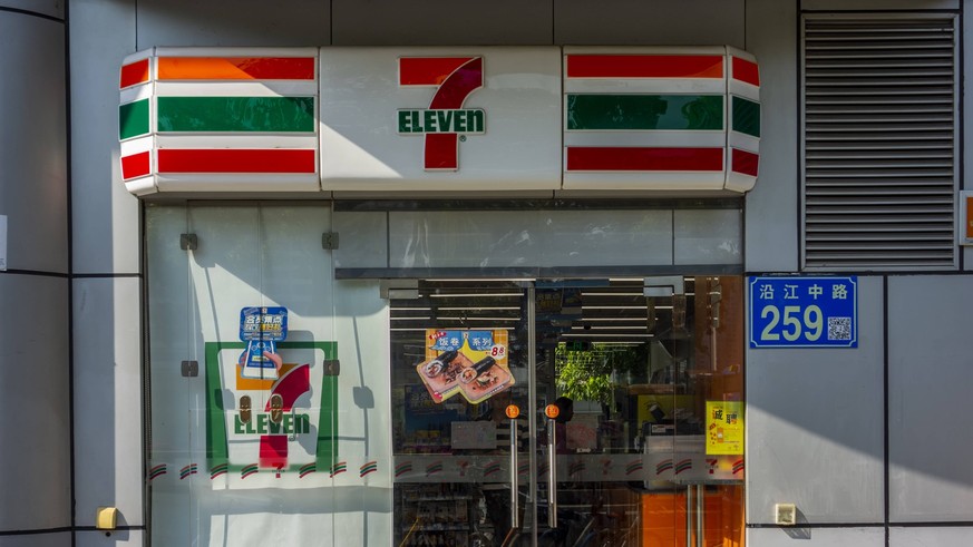 7-Eleven, a chain of convenience stores on the streets of Guangzhou. PUBLICATIONxNOTxINxCHN 787917179354742845