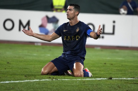 La reacción del Saudi Al-Nasr Club ante Cristiano Ronaldo en un partido contra el Persépolis de Irán durante un partido de fútbol de la Liga de Campeones de la AFC en el estadio Azadi de Teherán, Irán, el martes 19 de septiembre de 202...
