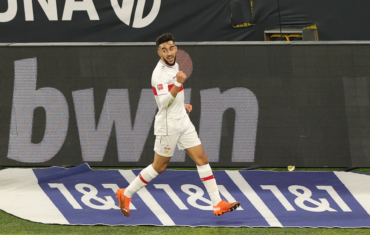 firo : 12.12.2020 Fu�ball: Fussball: 1.Bundesliga, Saison 2020/21 BVB, Borussia Dortmund - VfB Stuttgart firo : 12.12.2020 Fu�ball: Fussball: 1.Bundesliga, Saison 2020/21 BVB, Borussia Dortmund - VfB  ...