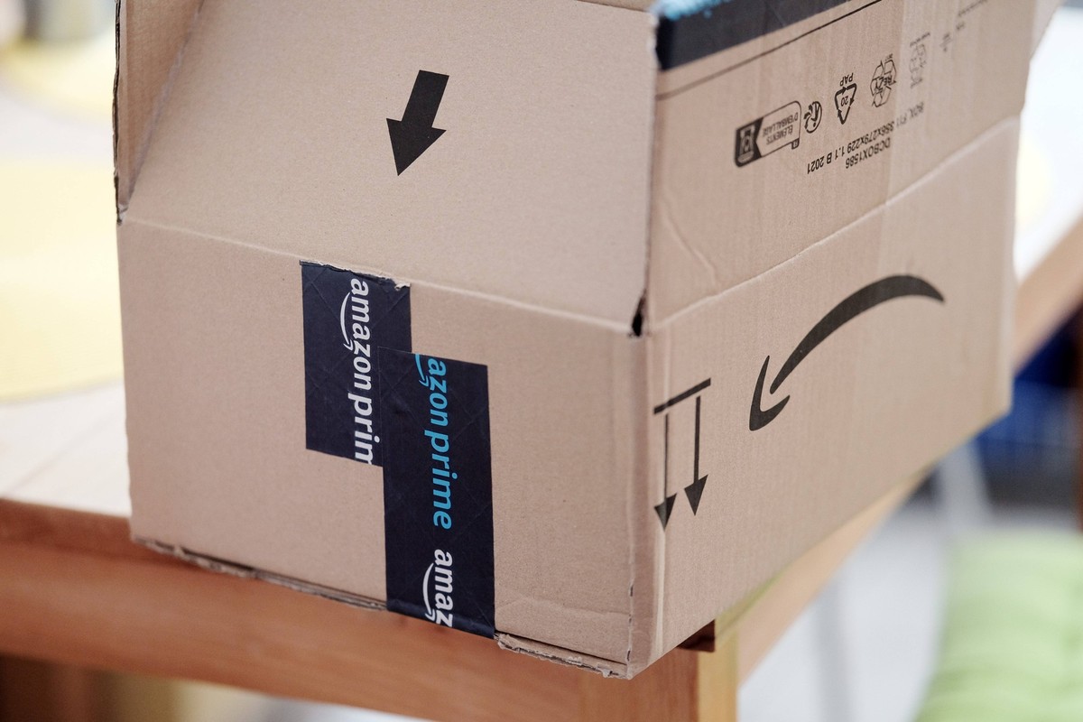 Düsseldorf 02.09.2023 Amazon Prime Retouren Retoure CO2 Online shoppen einkaufen onlineshopping Internetshopping Paketboom Paketbote Onlinehandel Paketsteuer Paketversandsteuer Paketabgabe Amazonsteue ...
