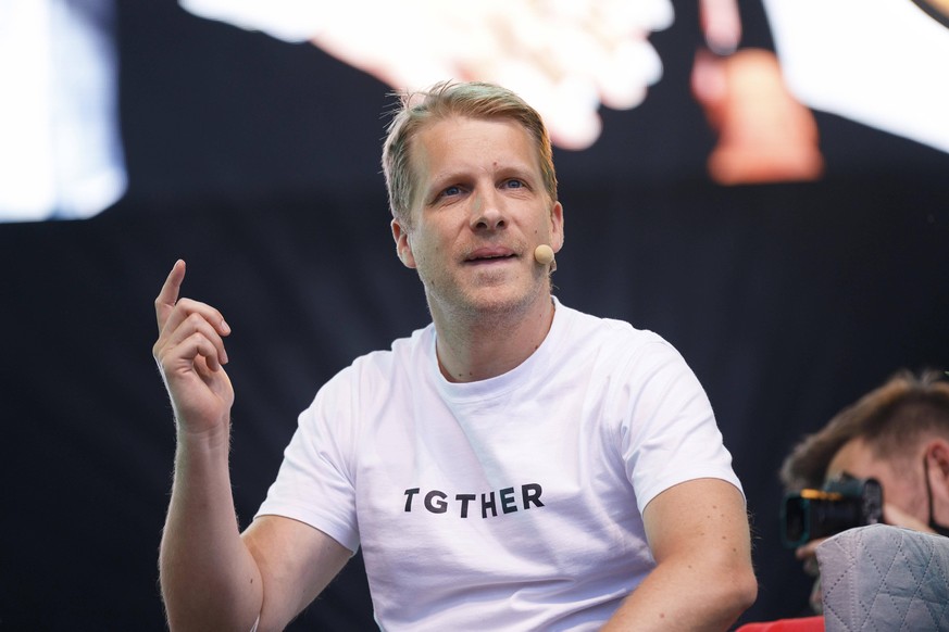 Oliver Pocher mit dem Programm Die Pochers hier live im Kulturgarten in der Bonner Rheinaue. Das Bonn Live Kulturgarten Open Air Festival 2020 ist Europas erstes Open Air Festival unter Corona-Auflage ...