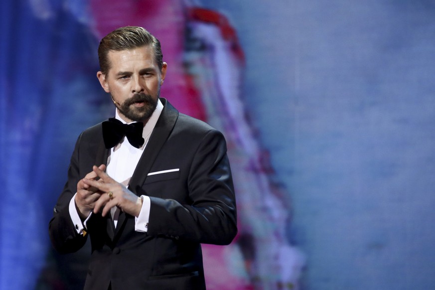 BERLIN, GERMANY - NOVEMBER 07: German presenter Klaas Heufer-Umlauf is seen on stage during the GQ Men of the Year Award show at Komische Oper on November 7, 2019 in Berlin, Germany. (Photo by Isa Fol ...