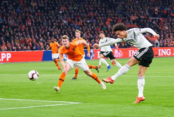Leroy SANE, DFB 19 scores, shoots goal for 0-1 shoot on goal, pull off, shot, NETHERLANDS - GERMANY 2-3 Important: DFB regulations prohibit any use of photographs as image sequences and/or quasi-video ...