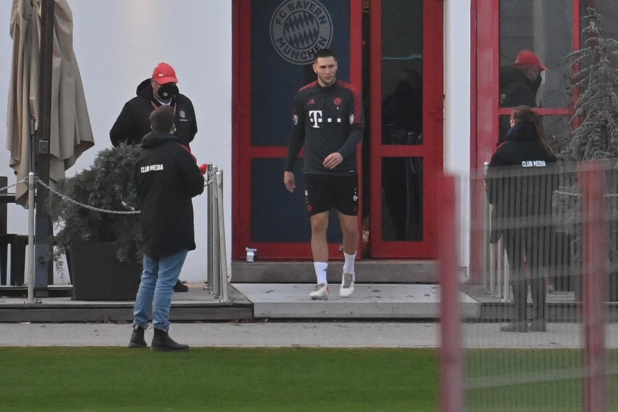 Niklas SUELE (Bayern Muenchen), Trainingsauftakt FC Bayern Muenchen. Training am 03.01.2022,