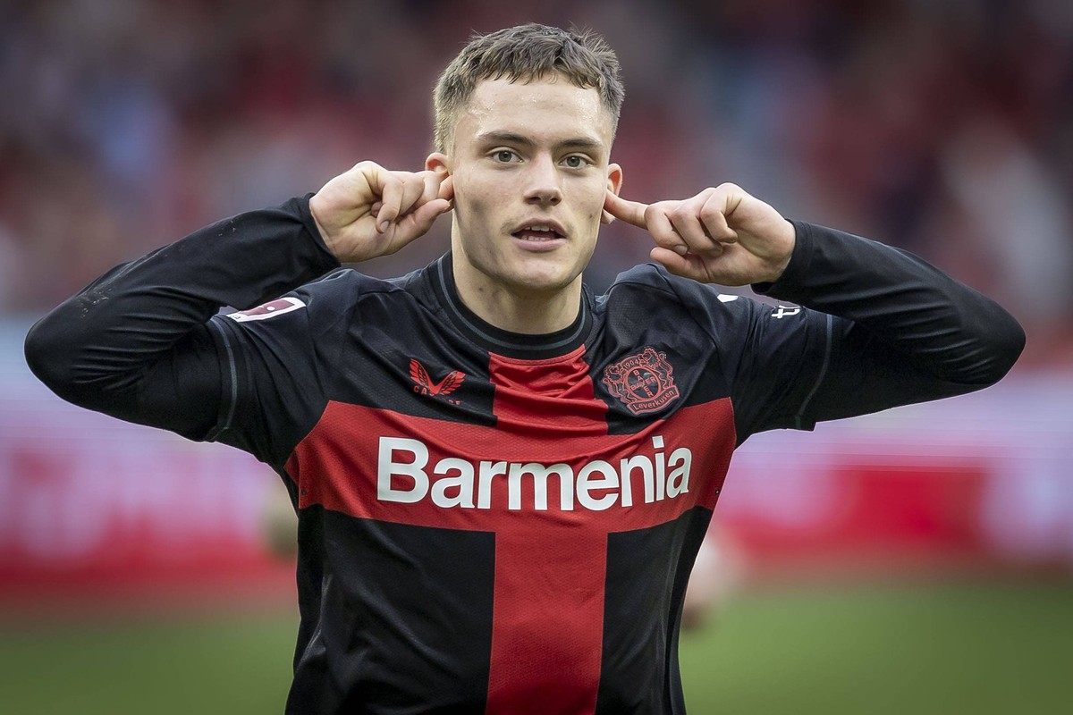 Sport Bilder des Tages 1. Bundesliga, Bayer 04 Leverkusen - SV Werder Bremen, 14.04.2024 Florian Wirtz Bayer 04 Leverkusen, 10 feiert seinen Treffer zum 3:0 Bayer 04 Leverkusen - SV Werder Bremen am 2 ...