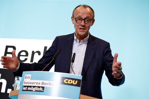 26.11.2022, Berlin: Friedrich Merz, CDU-Bundesvorsitzender, spricht auf dem Landesparteitag der CDU Berlin. Es soll die Wahl von Partei- und Fraktionschef Wegner zum Spitzenkandidaten für die Wiederho ...
