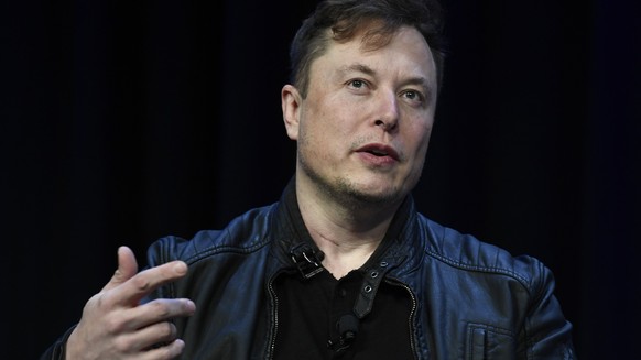 ARCHIV - 09.03.2020, USA, Washington: Elon Musk spricht auf der SATELLITE-Konferenz und -Ausstellung. Twitter-Besitzer Elon Musk macht den n