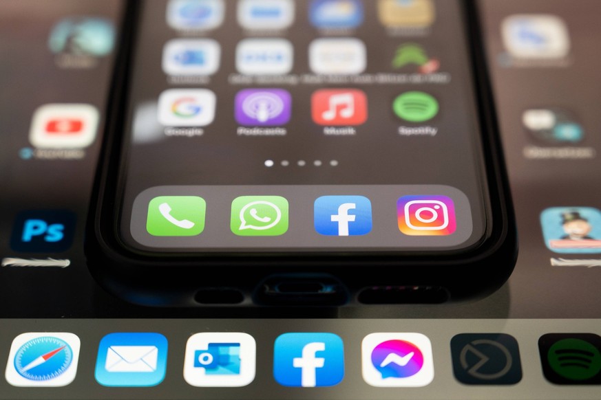 Stock- und Symbolbilder I 02.02.2023 Thema Apps und Ähnliches: Instagram, Meta, Instagram App, Instagram Messenger, Influencer, Whatsapp, Facebook, Hamburg Hamburg Hamburg Deutschland *** Stock and Ic ...