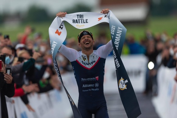 Jan Frodeno feiert seinen Weltrekord im Juli