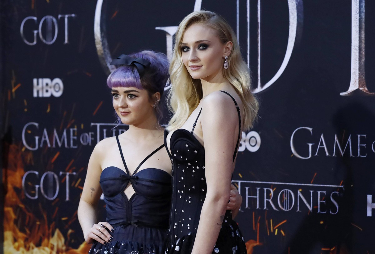 Maisie Williams and Sophie Turner arrives on the red carpet at the Season 8 premiere of Game of Thrones at Radio City Music Hall on April 3, 2019 in New York City. PUBLICATIONxINxGERxSUIxAUTxHUNxONLY ...