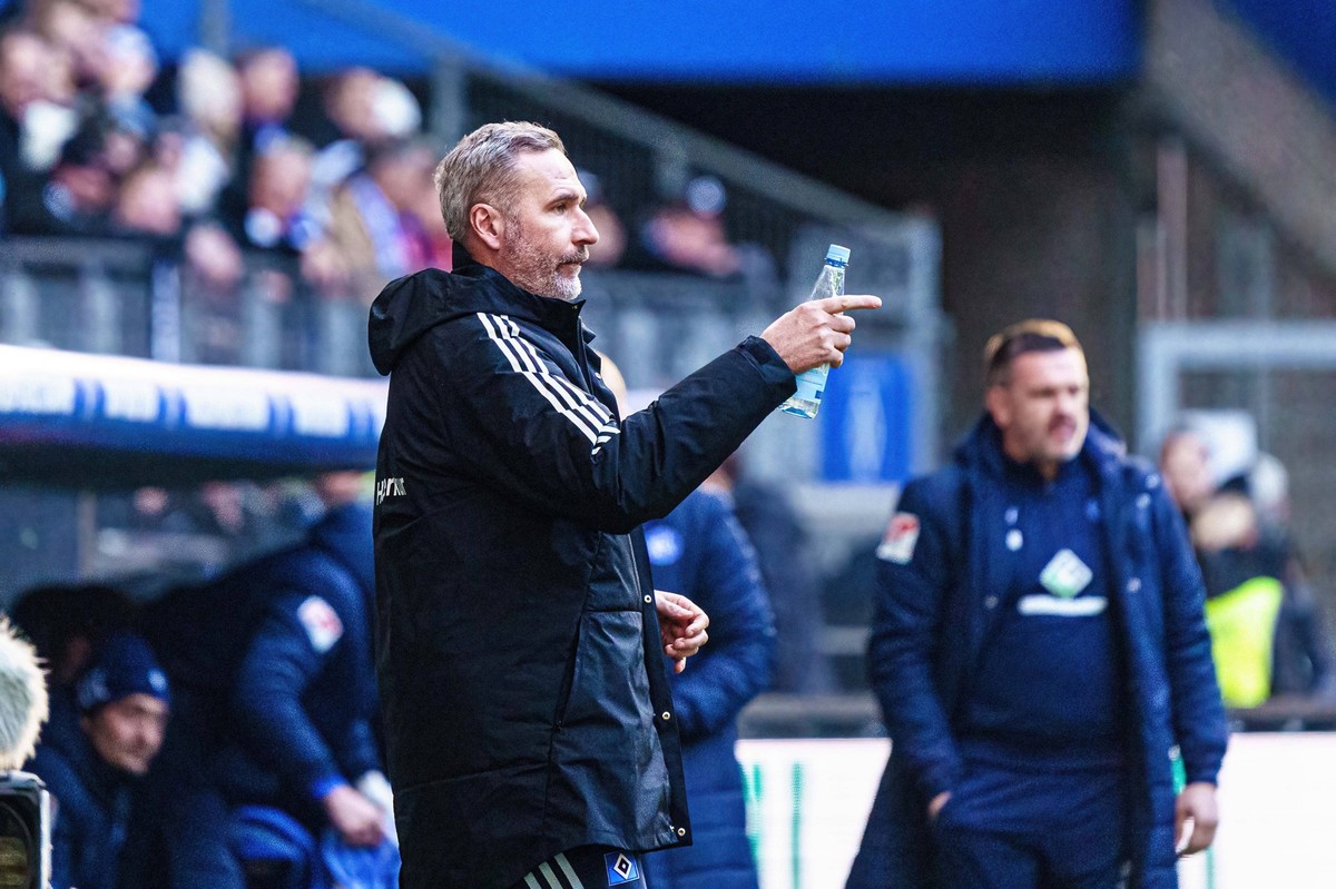 Tim Walter Hamburger SV, Trainer GER, Hamburger SV vs. Karlsruher SC, Fussball, 2. Bundesliga, Spieltag 19, Saison 2023/2024, 28.01.2024 DFL REGULATIONS PROHIBIT ANY USE OF PHOTOGRAPHS AS IMAGE SEQUEN ...