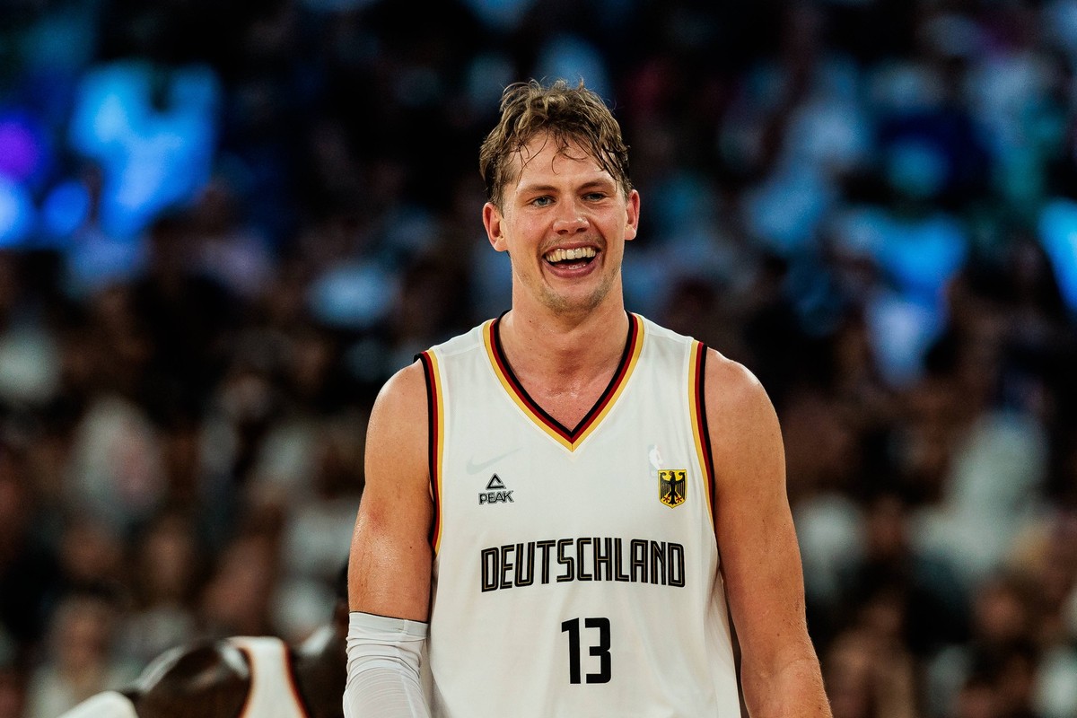 FRA, Paris, Olympischen Spiele Paris 2024, 10.08.2024, Basketball Herren Spiel um Platz 3 Deutschland - Serbien - Bercy Arena Moritz Wagner Deutschland, 13 lacht *** FRA, Paris, Olympic Games Paris 20 ...