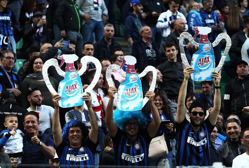 Photo Spada/LaPresse April 27 , 2019 Milan , Italy soccer Inter vs Juventus - Italian Football Championship League A TIM 2018/2019 - San Siro Stadium In the pic: inter fans PUBLICATIONxINxGERxSUIxAUTx ...