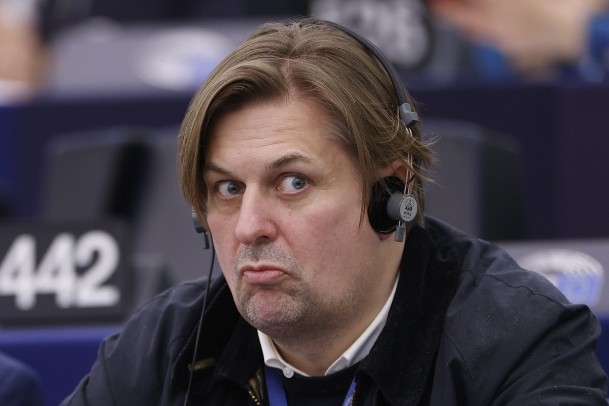 Germany&#039;s Maximilian Krah, of the far-right Alternative, grimaces during a session at the European Parliament, Tuesday, April 23, 2024 in Strasbourg, eastern France. A man who works for the promi ...