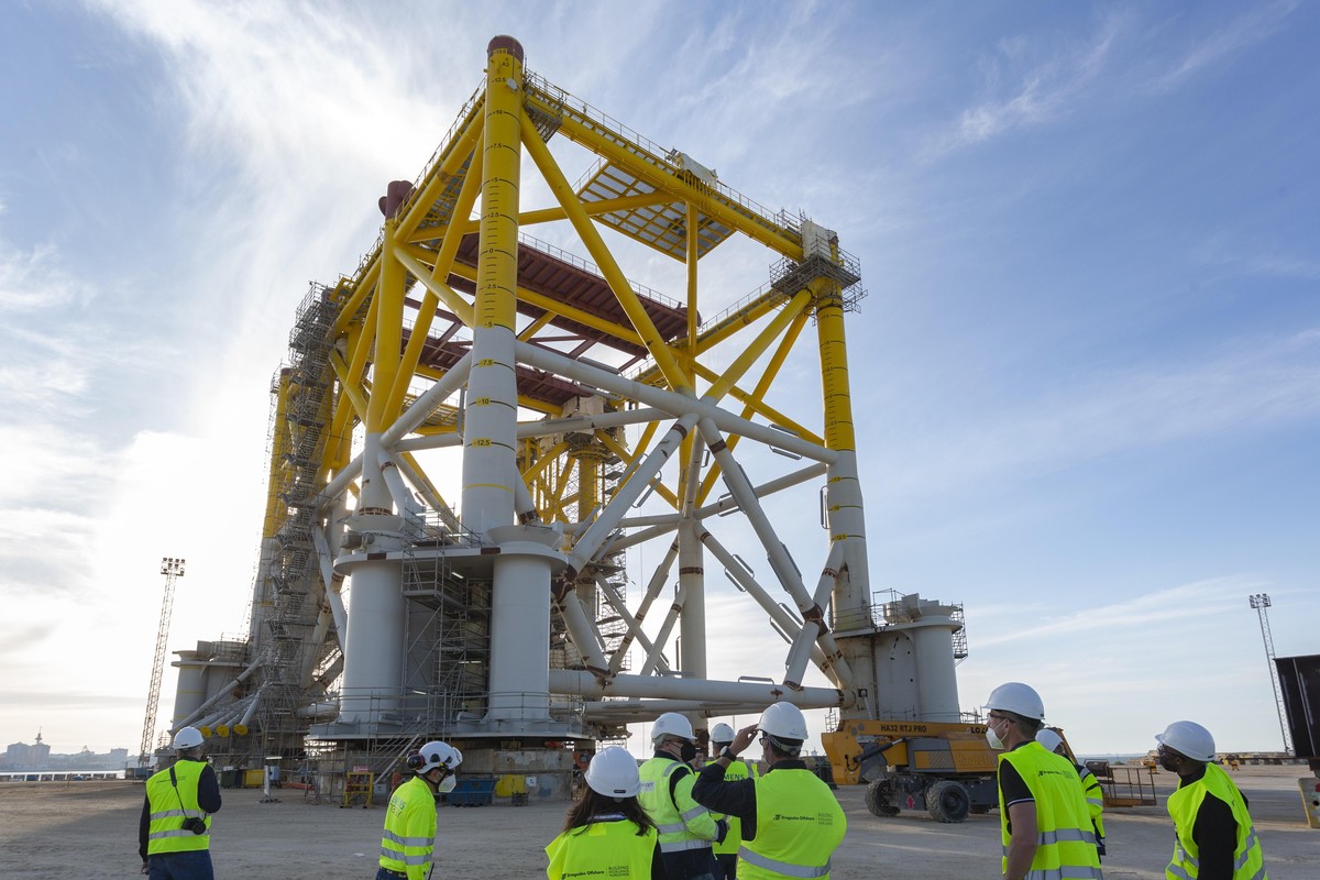 Außenansicht der Offshore-Konverterplattform DolWin kappa, die auf der Werft von Dragados Offshore in Cadiz gebaut wird. Die Offshore-Plattform des Projekts DolWin6 wird im Sommer dann von Cadiz aus R ...