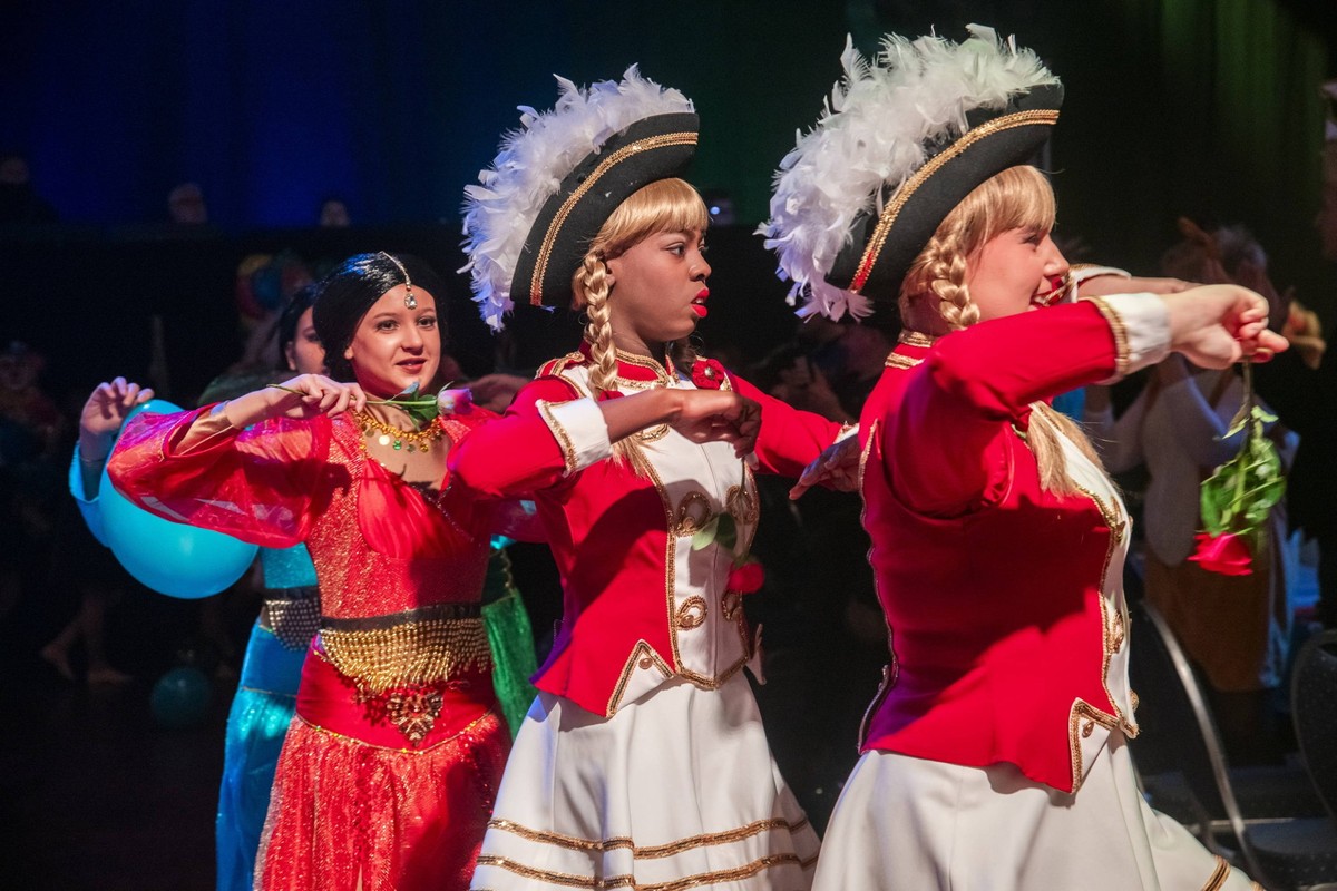 Die Prunksitzung des Karnevalvereins Mr sin nit so am Freitagabend 02.02.2024 in der Saarlandhalle in Saarbrücken. *** The carnival club Mr sin nit sos prunksitzung on Friday evening 02 02 2024 in the ...