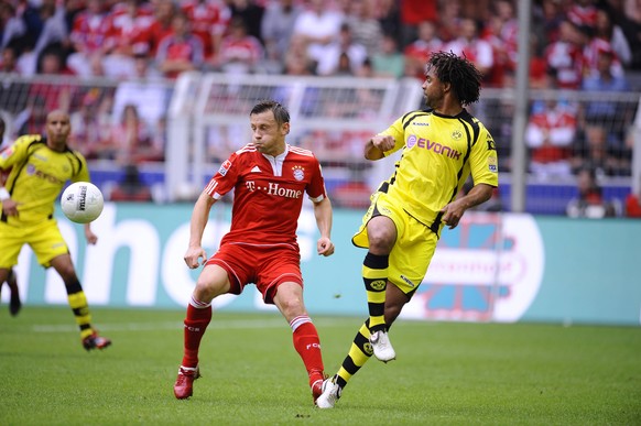 OLIC Ivica und OWOMOYELA Patrick Fussball Bundesliga Borussia Dortmund gegen FC Bayern Muenchen im Signal Iduna Park 1 : 5 12.09.2009 PUBLICATIONxINxGERxSUIxAUTxHUNxSWExNORxDENxFINxONLY
Olic Ivica ...