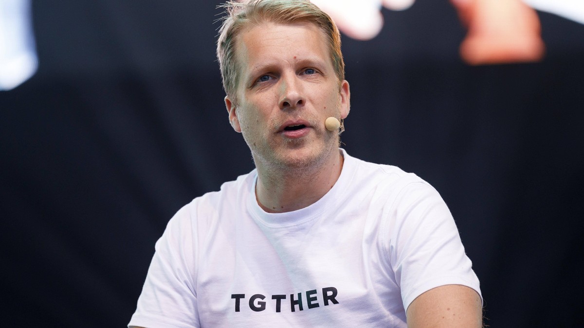 Oliver Pocher mit dem Programm Die Pochers hier live im Kulturgarten in der Bonner Rheinaue. Das Bonn Live Kulturgarten Open Air Festival 2020 ist Europas erstes Open Air Festival unter Corona-Auflage ...