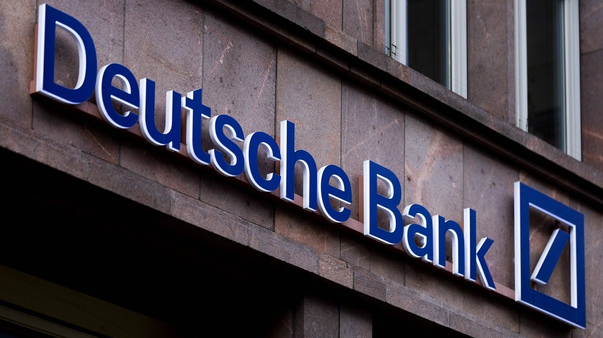 Das Logo von Deutsche Bank, aufgenommen in Berlin, 02.02.2022. Berlin Deutschland *** Deutsche Bank logo taken in Berlin, 02 02 2022 Berlin Germany Copyright: xFlorianxGaertner/photothek.dex