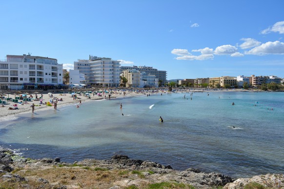 ARCHIV - Mallorca zählt zu den Sommerzielen, die bei den Frühbuchern besonders nachgefragt sind. Foto: Stephanie Schuster/dpa-tmn - Honorarfrei nur für Bezieher des dpa-Themendienstes +++ dpa-Themendi ...
