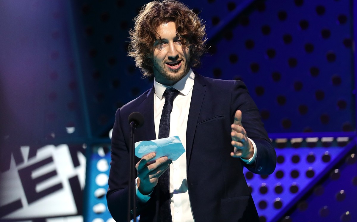 SYDNEY, AUSTRALIA - NOVEMBER 27: Dean Lewis accepts the ARIA Award for Best Male Artist during the 33rd Annual ARIA Awards 2019 at The Star on November 27, 2019 in Sydney, Australia. (Photo by Mark Me ...