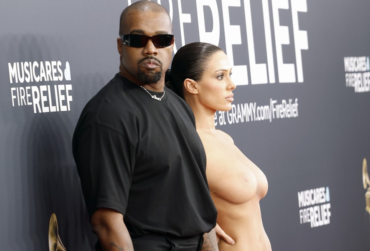 LOS ANGELES, CALIFORNIA - FEBRUARY 02: (FOR EDITORIAL USE ONLY) (EDITOR'S NOTE: Image contains nudity.) (L-R) Kanye West and Bianca Censori attend the 67th GRAMMY Awards on February 02, 2025 in L ...