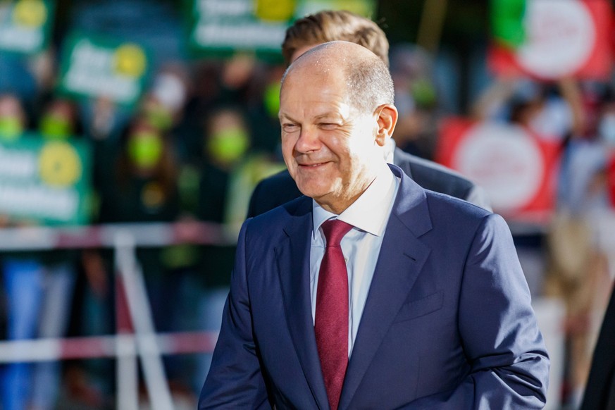 Olaf Scholz, Stellvertreter der Bundeskanzlerin und Bundesminister der Finanzen, Kanzlerkandidat der SPD trifft vor dem Studio ein, 12.09.2021, Berlin Deutschland, Politik, TV-Triell Bundestagswahl 20 ...