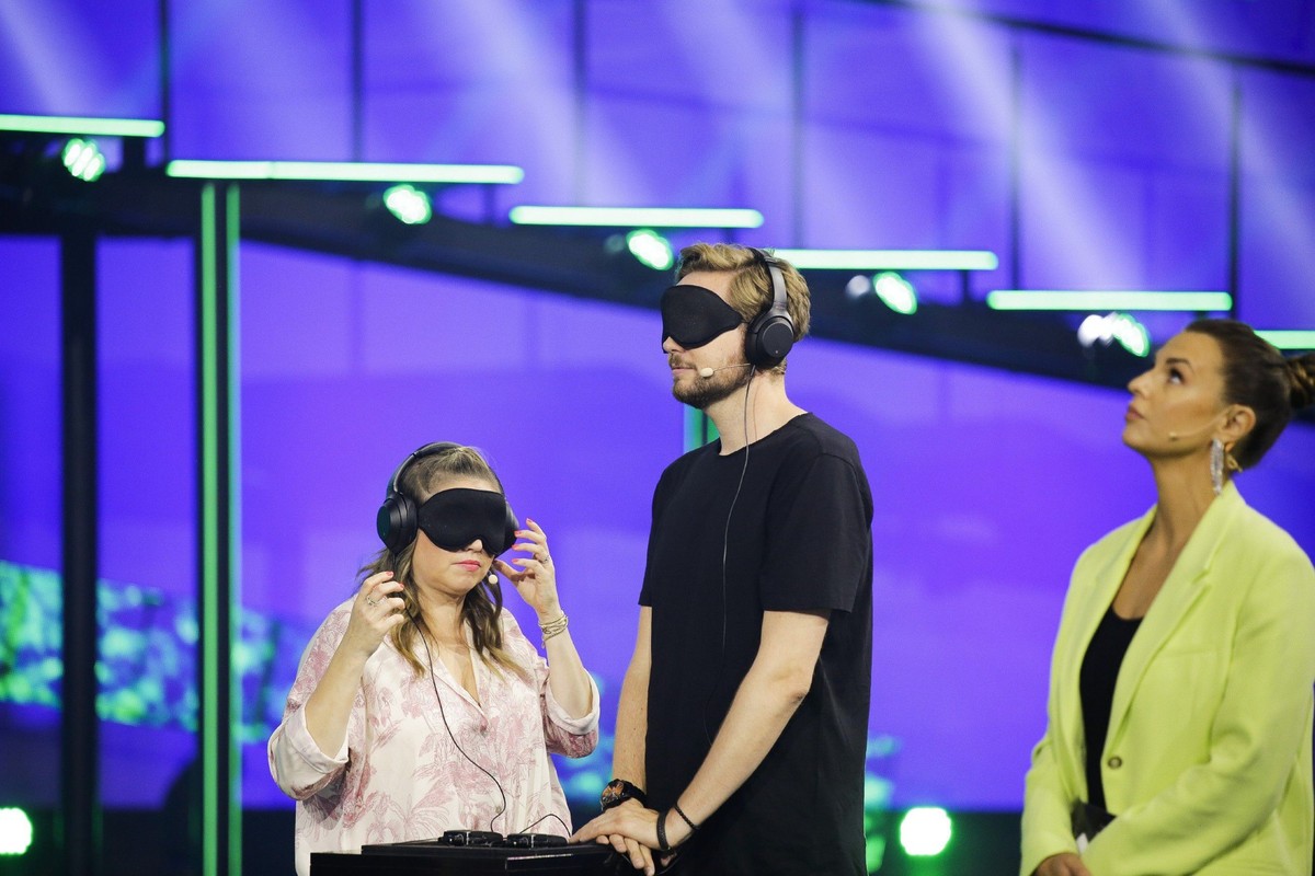 Caroline Frier (l.), Bastian Bielendorfer und Laura Wontorra

Die Verwendung des sendungsbezogenen Materials ist nur mit dem Hinweis und Verlinkung auf RTL+ gestattet.
