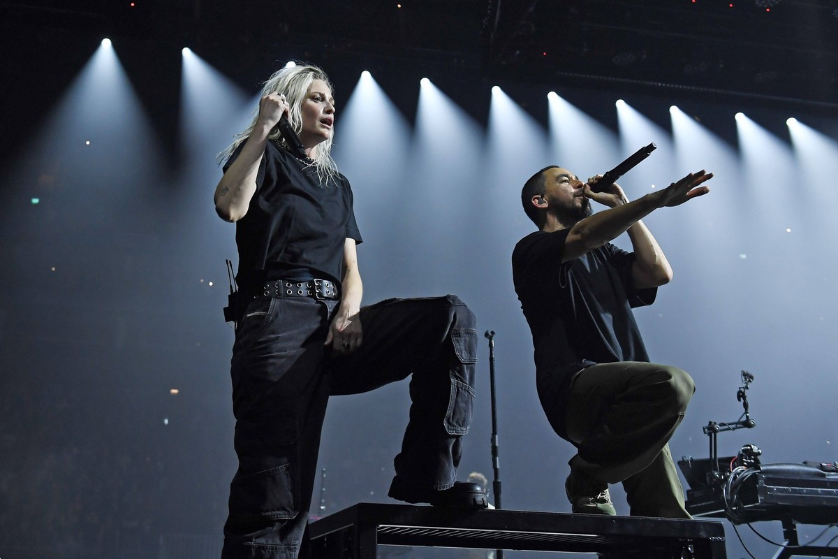 Linkin Park performing at O2 Arena, London LONDON, ENGLAND - SEPTEMBER 24: Emily Armstrong and Mike Shinoda of Linkin Park performing at O2 Arena, Greenwich on September 24, 2024 in London, England. C ...