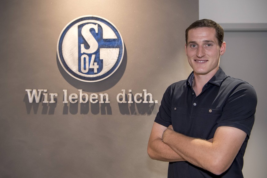 27.08.2018, Fussball, Saison 2018/2019, Vorstellung &amp; Medizincheck Sebastian Rudy (FC Schalke 04) Gelsenkirchen Deutschland *** 27 08 2018 Football Season 2018 2019 Presentation Medical check Seba ...