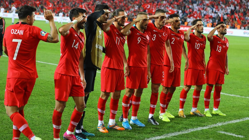 Turkey players celebrate Cenk Tosun s gol during the Euro 2020 football qualification match between Turkey and Albania at the Ulker Stadium in Istanbul on October 11, 2019. PUBLICATIONxINxGERxSUIxAUTx ...