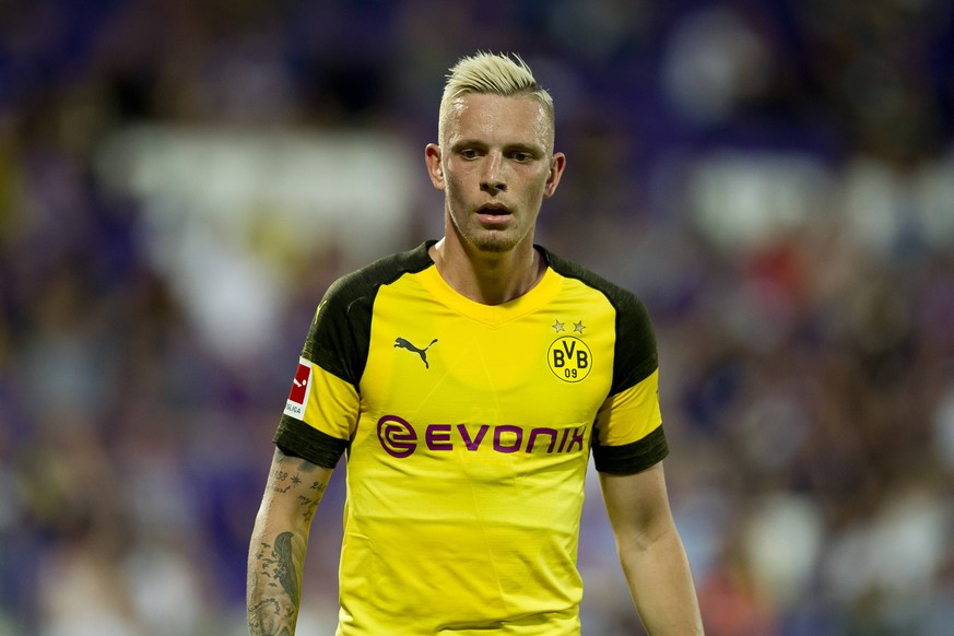 Wien, Oesterreich, 13.07.2018, Testspiel, FK Austria Wien - BV Borussia Dortmund, Marius Wolf (BVB) schaut ( DeFodi053 *** Vienna Austria 13 07 2018 Test match FK Austria Wien BV Borussia Dortmund Mar ...