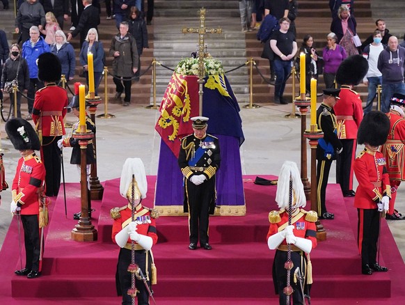 . 16/09/2022. London, United Kingdom. King Charles III at a vigil for Queen Elizabeth II at Westminster Hall in London, as the coffin of The Queen is Lying in State . PUBLICATIONxINxGERxSUIxAUTxHUNxON ...
