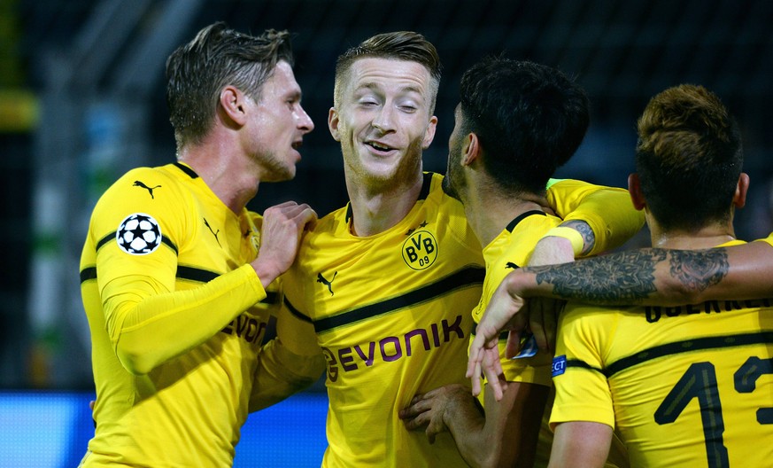 Fussball, UEFA Champions League, Herren, Saison 2018/2019, Gruppe A, 3. Spieltag, Signal Iduna Park Dortmund, Bor. Dortmund (gelb) - Atletico Madrid (blau) 4:0; Jubel Marco Reus (BVB), zusammen mit Lu ...