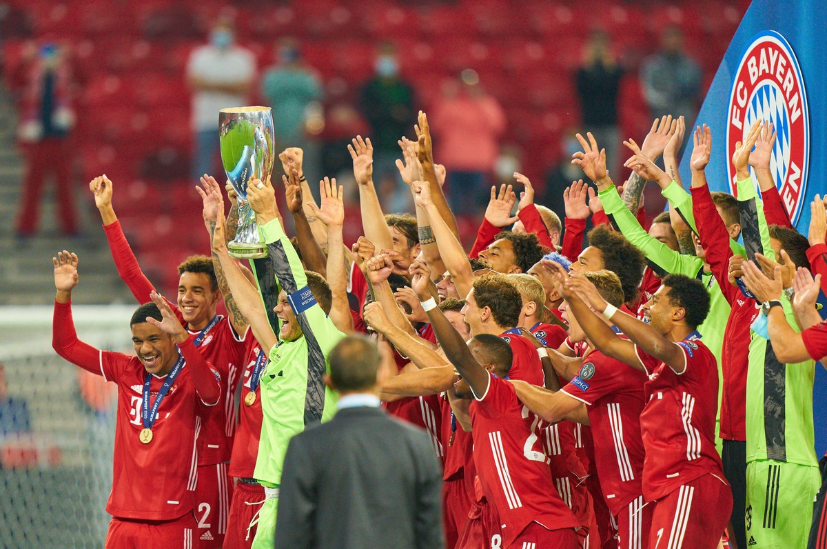 Budapest, Hungary, 24th September 2020. Manuel NEUER, goalkeeper FCB 1 celebration in the Final UEFA Supercup match FC BAYERN MUENCHEN - FC SEVILLA in Season 2019/2020, FCB, Munich,