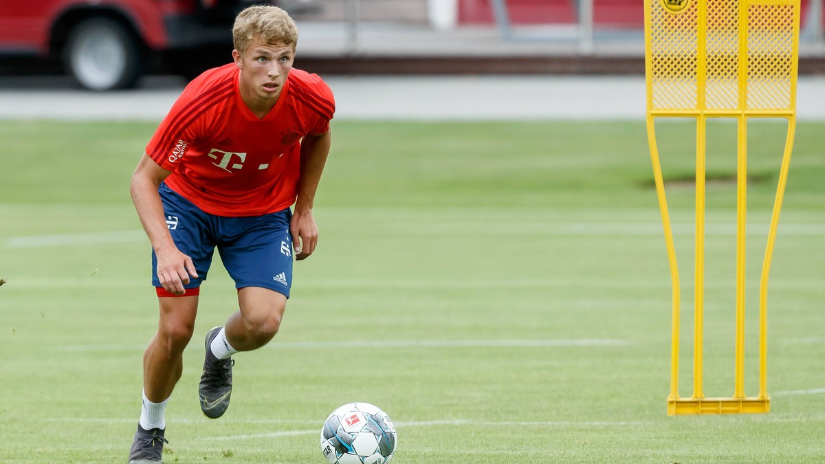 Muenchen, Deutschland, 08.07.2019, 1. Bundesliga, Trainingsauftakt FC Bayern Muenchen Jann-Fiete Arp (FCB) schaut ( Munich Trainingsgelaende an der Saebernerstasse Bavaria Germany eu-images-01048-1858 ...